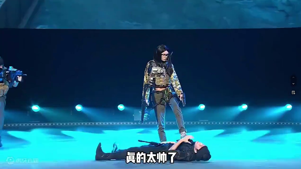 真的是太帅了。 #欢迎来到卡莫纳
#暗区突围两周年庆 #这波上暗的人都爽到了 #暗区先锋杯包爽的
