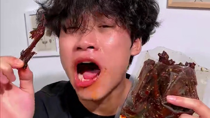 哇！这个鸭翅尖真的又香又辣，不能吃辣的千万不要尝试！#爆辣鸭翅 #好吃到停不下来 #爆辣