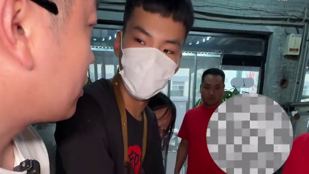 #大口吃肉的感觉太爽了 #到点了干饭人上号 #烤全羊外酥里嫩 #哎呀妈呀太香了 99一位烤全羊自助给