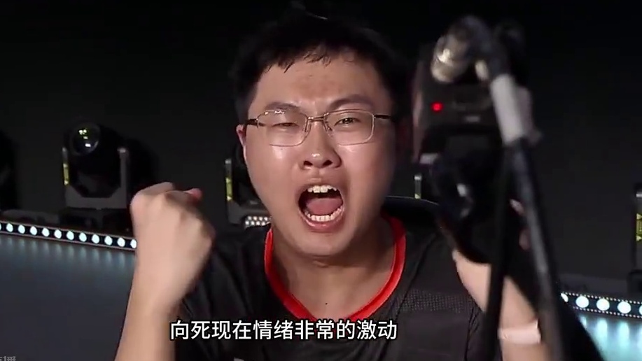 暗区突围：XxX上演刺激逆天改命 #欢迎来到卡莫纳 #这波上暗的人都爽到了 #暗区先锋杯包爽的 #暗