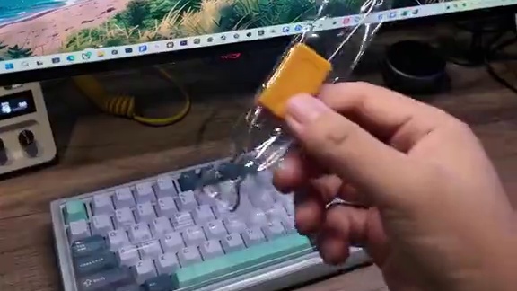 好看又实用的一把三模机械键盘，狼途LT75，旋钮加屏幕，谁看谁迷糊！#机械键盘#游戏键盘#键盘#狼途