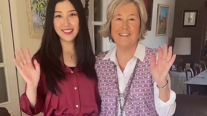 风格穿搭截然相反的婆媳换装后是啥样的？风格穿搭截然相反的婆媳换装后是啥样的？