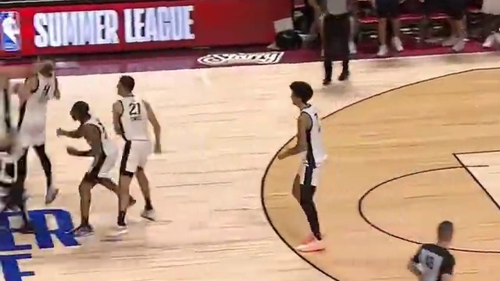 NBA夏季联赛总决赛，拉松加时赛抛投绝杀灰熊，帮助热火赢得总冠军