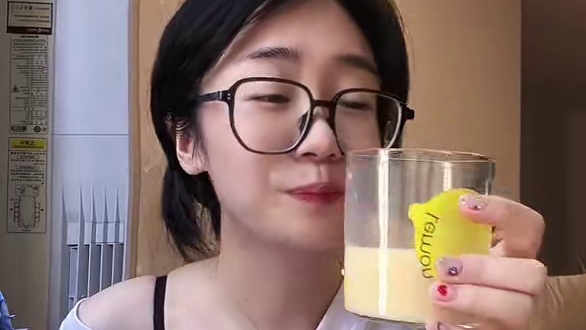 破价了！当早餐超赞，喜欢油腻大餐，久坐不动的宝子闭眼冲！#西梅酸奶 #口感特别好 #好喝不贵 #仙女