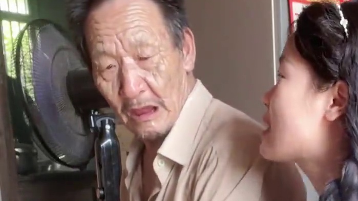 假装领导家访整蛊爷爷#整蛊  #爷爷  #放假