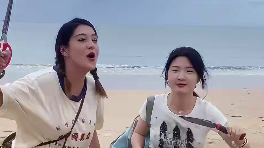 台风格美登陆前夕，圆我赶海梦！自己动手丰衣足食~ 海鲜还得吃自己抓的#台风 #台风格美 #赶海 #赶