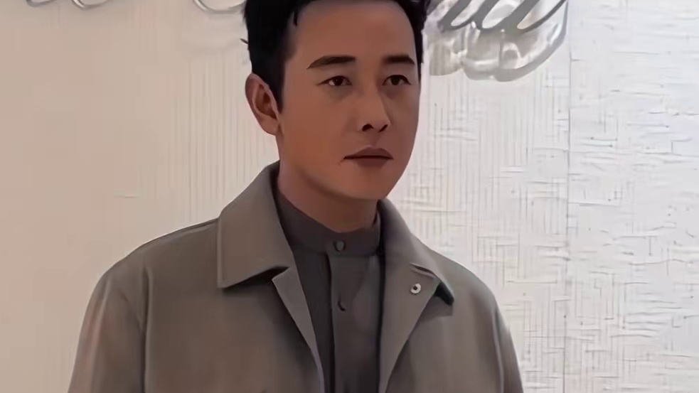 罗晋，驼色大衣造型惹争议