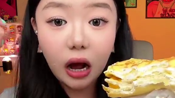 榴莲千层 #速食美食 #榴莲千层 #零食测评 #榴莲千层蛋糕