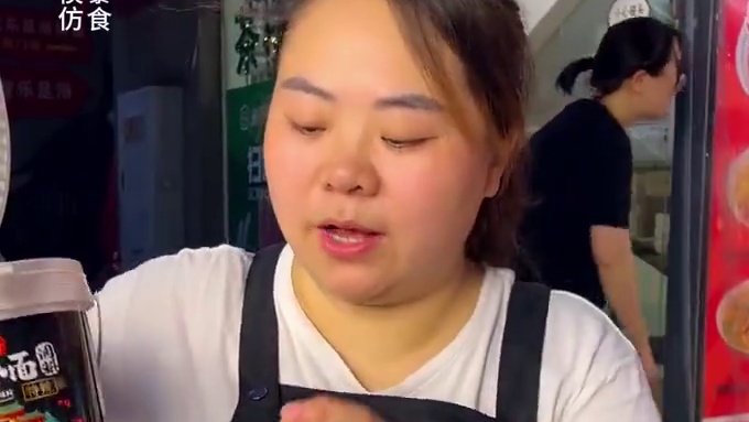 腼腆小伙挑战4两小面，好害羞哦#重庆小面 #重庆美食 #这一碗好过瘾