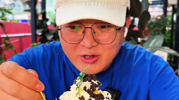 金楠天街吃火锅，88吃2人餐，还是大师炒的底料，好吃不贵，吃完一身还没得味#巴蜀大门户火锅 #巴蜀大