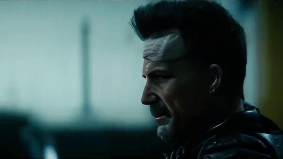 震惊！谢菲尔德居然对神话幽灵打手枪？！ #使命召唤手游  #幽灵 #使命召唤