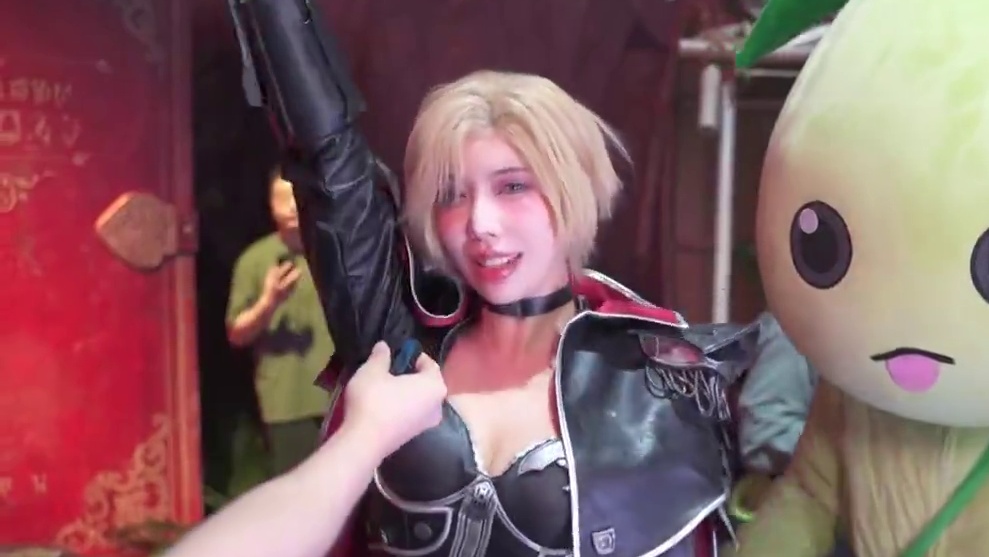 摩可可线下真实！某主播汗流浃背！#命运方舟 #命运方舟一周年 #命运方舟玩家盛典 #命运方舟新职业噬