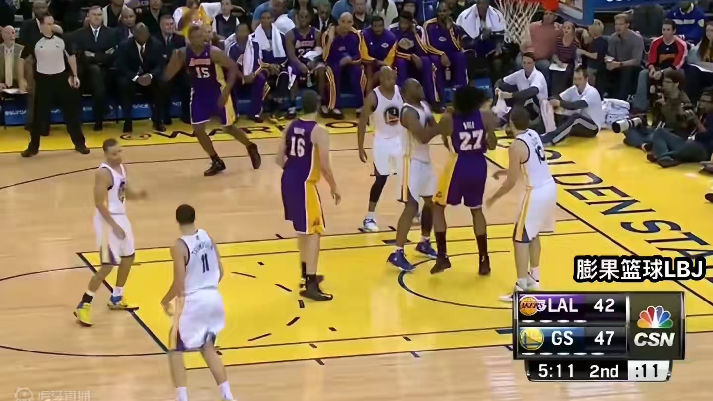 2013赛季湖人F4阵容对阵库里汤普森率领的勇士 。科比41次投篮仅仅得到34分，湖人胜勇士！