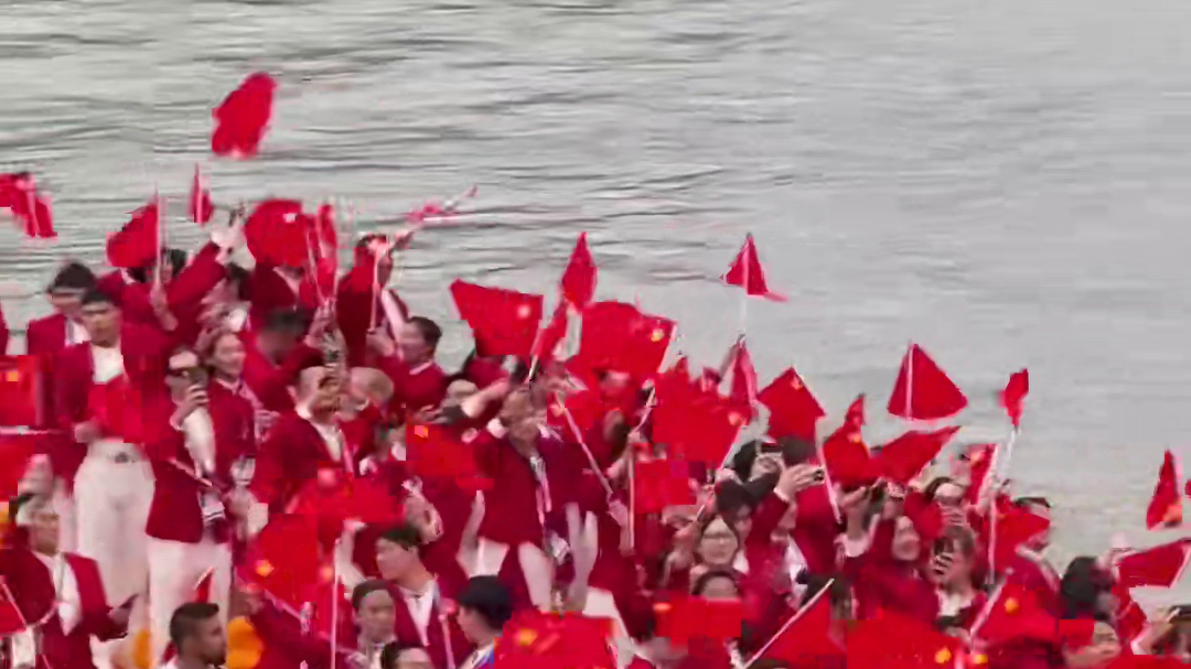 中国队入场太燃了！国乒三兄弟马龙，樊振东，梁靖崑也好帅啊！#老舅陈泽新歌这世界我来过