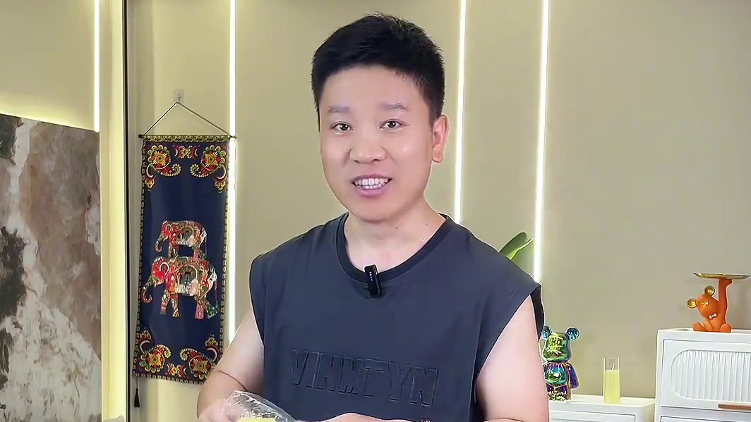 东北大冷面，东北小麦玉米面压制，面条劲道，汤汁酸甜适中，中午不爱做饭的，来上一碗！#东北大冷面