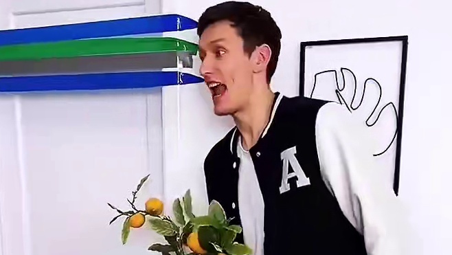 男子多次恶搞妻子失败，最后直接崩溃了！ #看一遍笑一遍 #这操作都看傻了 #意想不到的结局 #老外真