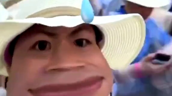 #苏炳添锐评王彦霖看开幕式造型 怎么不算是一种水灵灵呢！