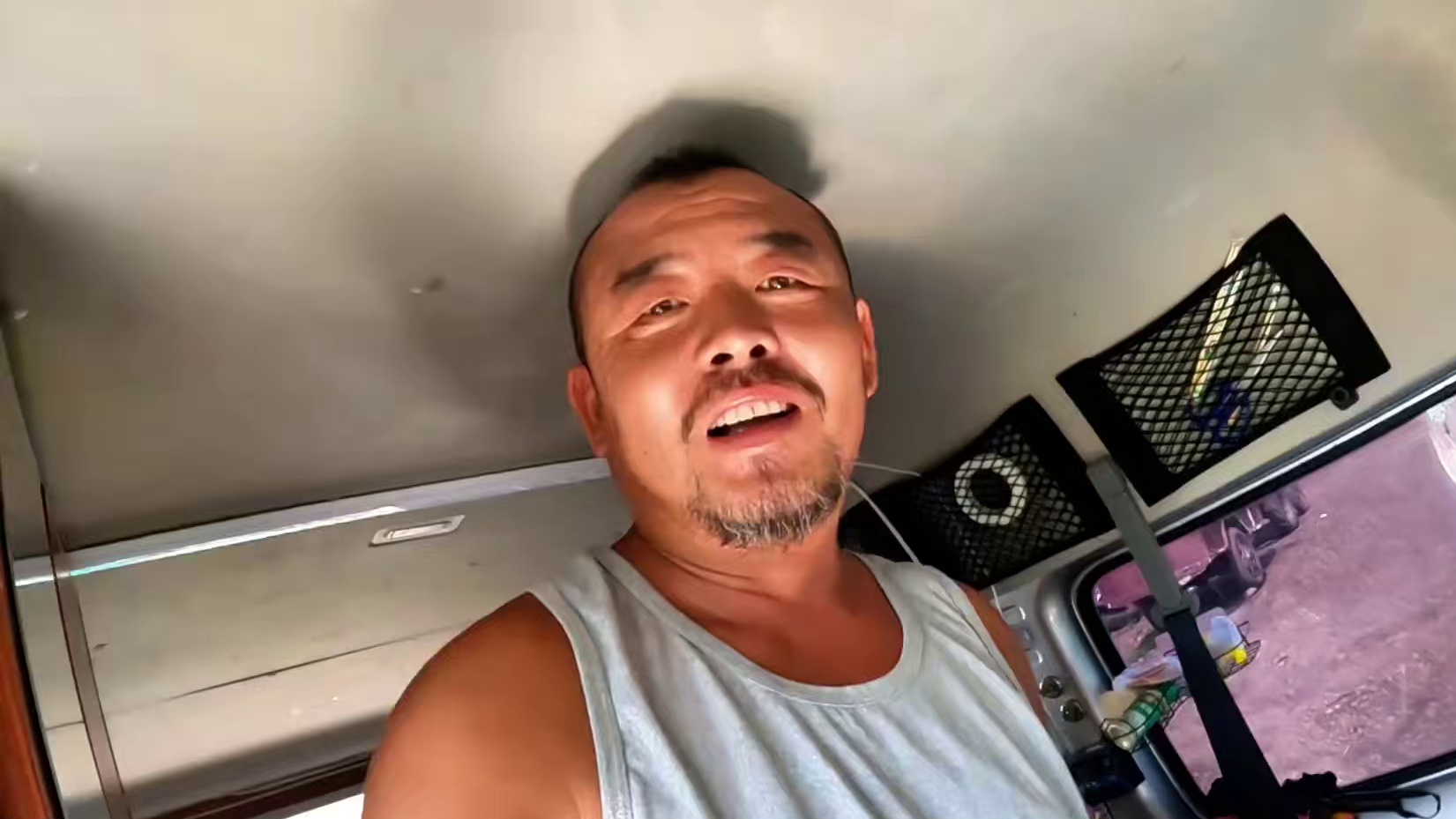 沙和尚回家改造房车小酒馆，看看进展到什么程度了#户外生活 #户外美食 #露营美食 