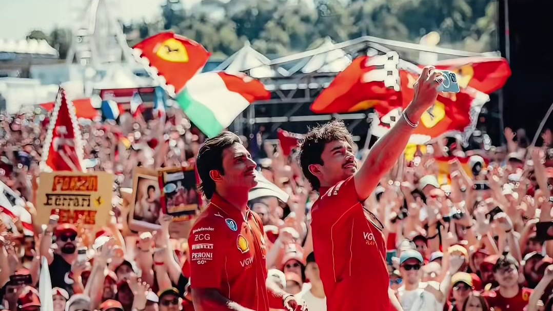 乐扣晒照片送别赛恩斯 乐扣晒出一组两人的合影，祝福赛恩斯明年在新车队一切顺利，看得泪目了#勒克莱尔 