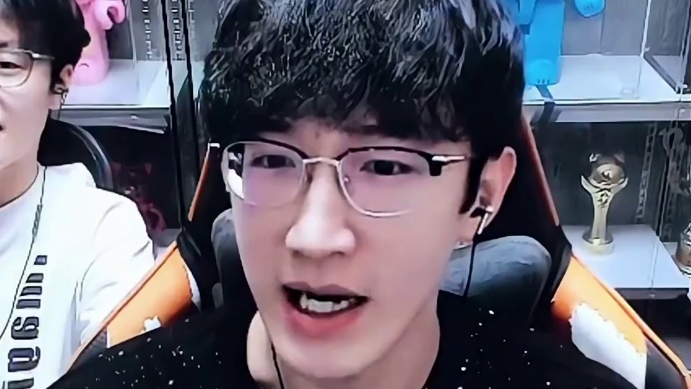 云玩家帮派被人接手了! #逆水寒手游 #我浮夸真的要强 #逆水寒全民制作人 #逆水寒手游新赛年