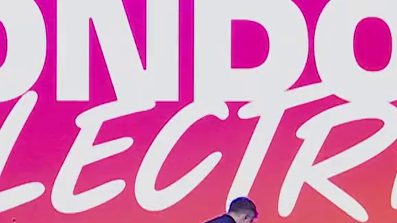 收官战现场演奏的管弦乐版FE主题曲，还真的别有一番风味~ #赛车 #FE电动方程式