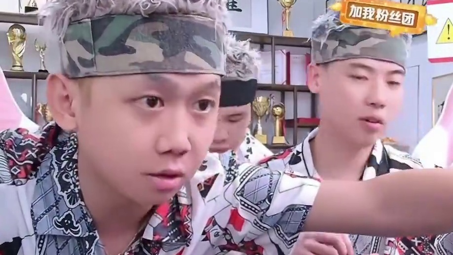 健康分拯救纯白（结尾小彩蛋） #辉老板 #途游斗地主 #拯救不开心