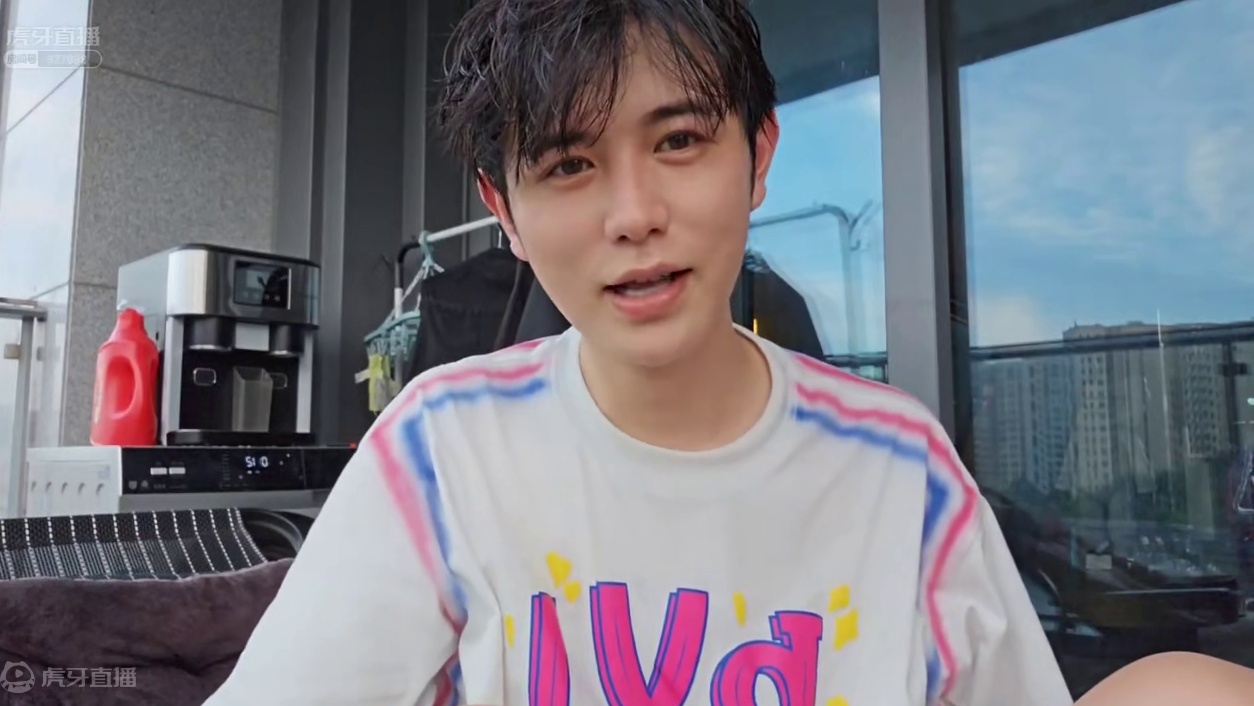 【童锦程】一百出头的T恤兄弟们觉得贵？