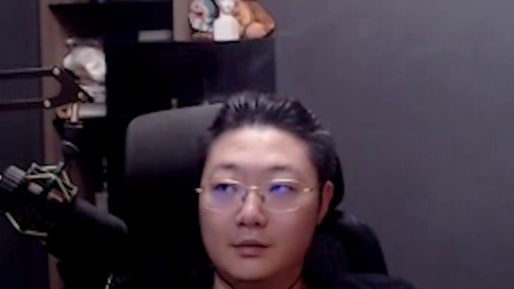 【狼人杀】悍跳狼身份发爆，好人还帮狼队冲票，女巫吃刀被守卫盾住，反手就把守卫毒了，狼人杀太好玩了