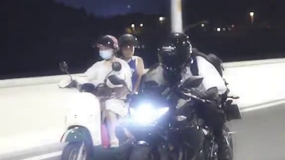 她说臭骑摩托车的，一脚给我踹开 #gsx250r  #歌曲溺死在回忆的海 #溺死在回忆的海旋律好上头