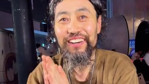 乐观和热爱才是生活的解药！别让世俗淹没生活的浪漫和热情。#路边摊美味 #人间烟火 #街边小吃 #生活