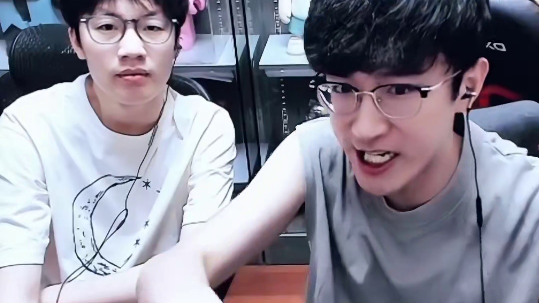 俩人凑不出一个脑子就别玩了呗! 