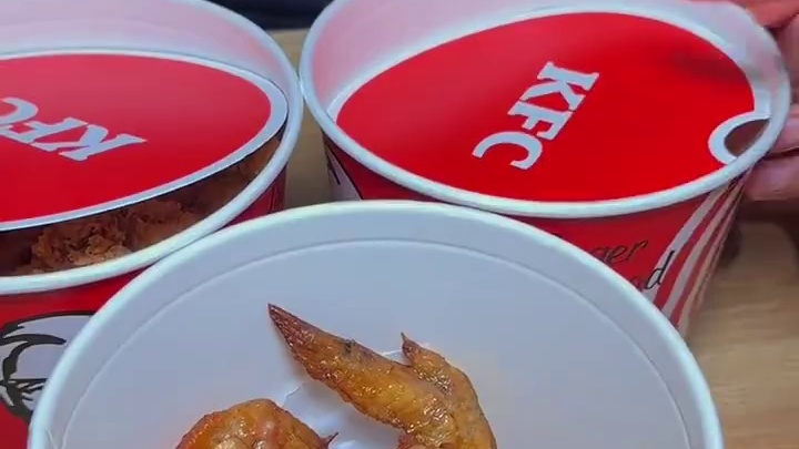 谁懂啊，辣翅，烤翅，香骨鸡，一次吃满足!!#解馋 #好吃到停不下来 #肯德基