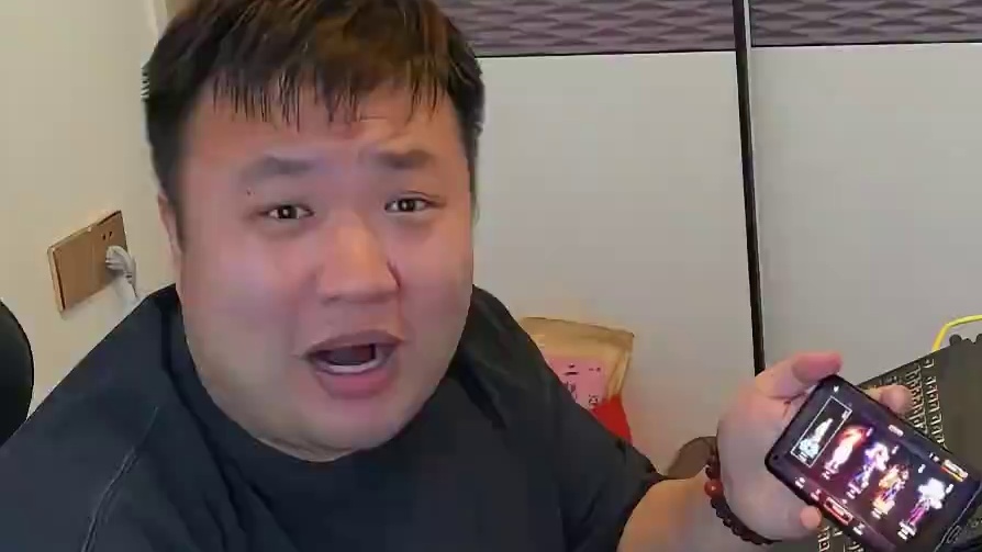 曹小姨和小俊哥；拿号篇，客户退游转战手游，手游才是趋势？ #梦幻西游 #回合制 #游戏日常 #游戏