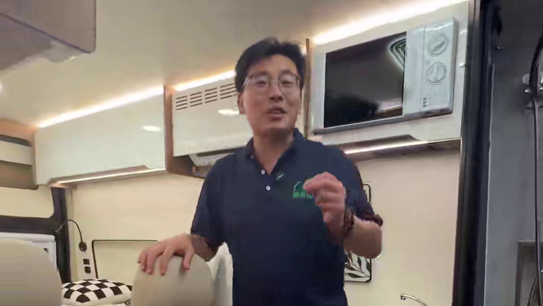 8.9上海房车展：价格实惠功能齐全B型房车！