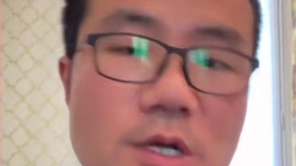 最佳代言徐静雨：来法国也要天天刷DNF！#徐静雨 #法国 #dnf手游 #帅炸三界刘哈哈 #旅游