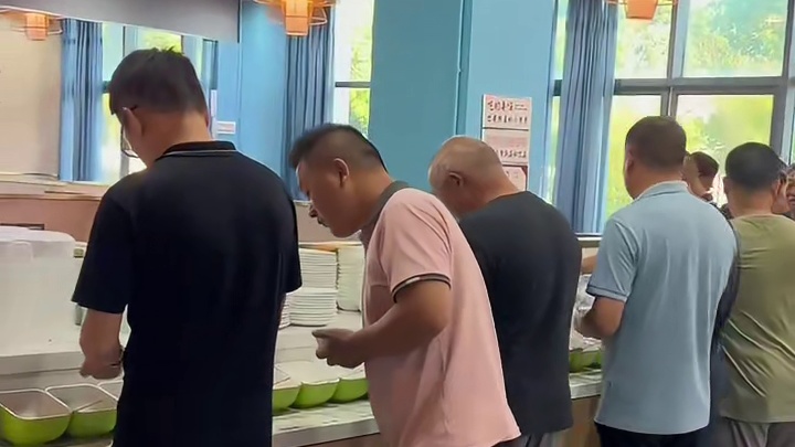 爱吃鲜活海鲜的直接冲，迎宾馆海鲜自助来啦 #兴化 #海鲜 #这一口好city啊