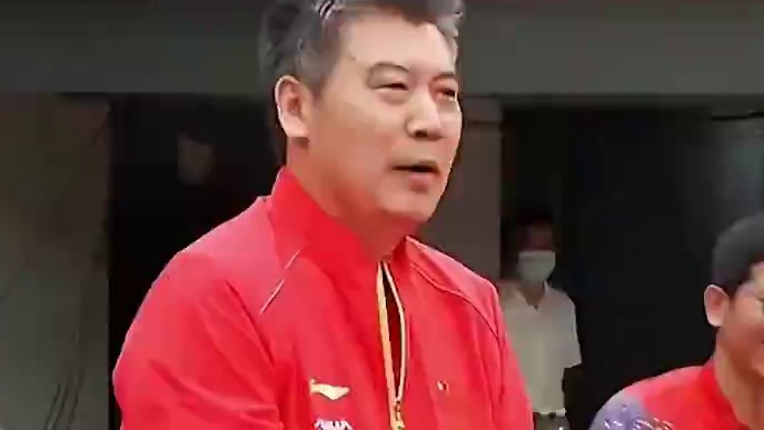 充满荆棘的路走完就要走花路啦！ 朝前看 所有的努力终将会开花