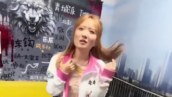 选手休息室第一视角：谁说骑士的作用只能是分辨预言家？
#狼人杀 #华山论剑狼人杀