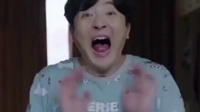 吓佣了！这真的不是真人版“熊出没”吗#熊出没 #熊进超市 #真人版熊出没 #重生之老板上演熊出没