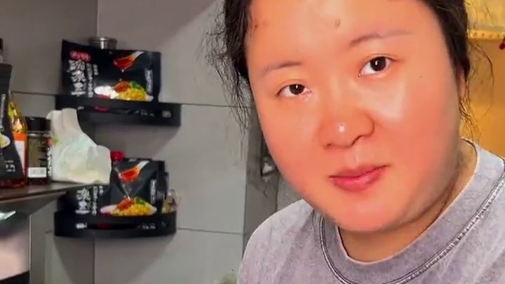 千呼万唤的豌杂面教程来了，居然这么简单！#重庆小面 #妈呀太香了 #好吃到停不下来 #重庆美食 #这