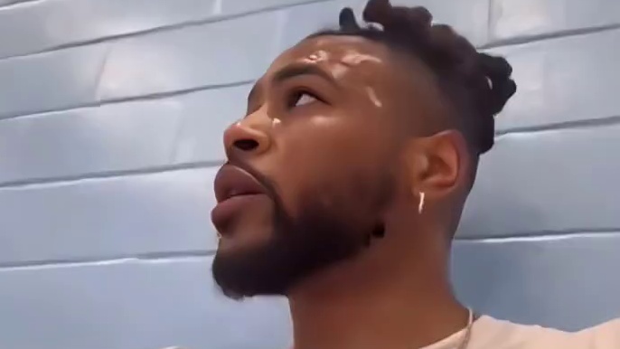 莫兰德近日连续更新社媒，杨鸣你在哪里  我怎么找不到你了