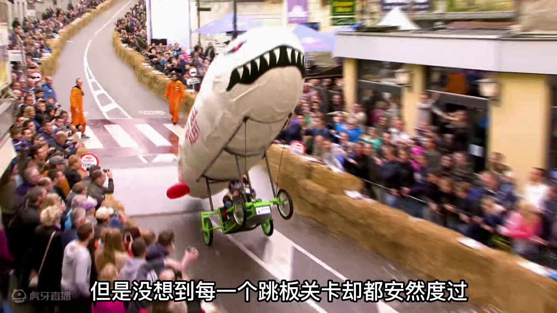 奇葩车挑战赛！哪辆车造型最奇葩并且能跑完全程，就能赢得奖金