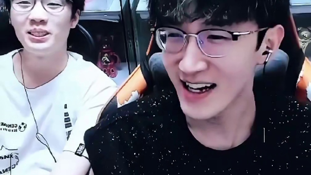 蔡哥这都敢播不怕侵权 