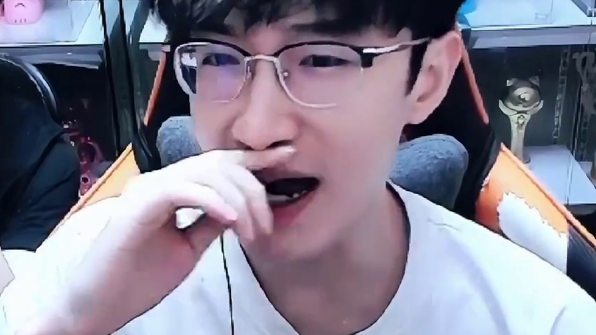 我们也分不清蔡哥是不是在阴阳了 