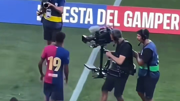 亚马尔在对阵纳哥的比赛首发开云，体坛