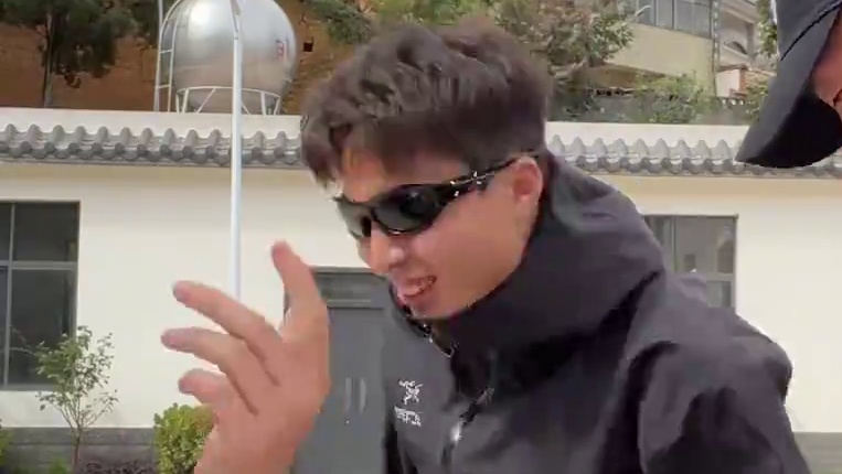 抢吃挑战“舔过”版
#搞笑 #吃货日常