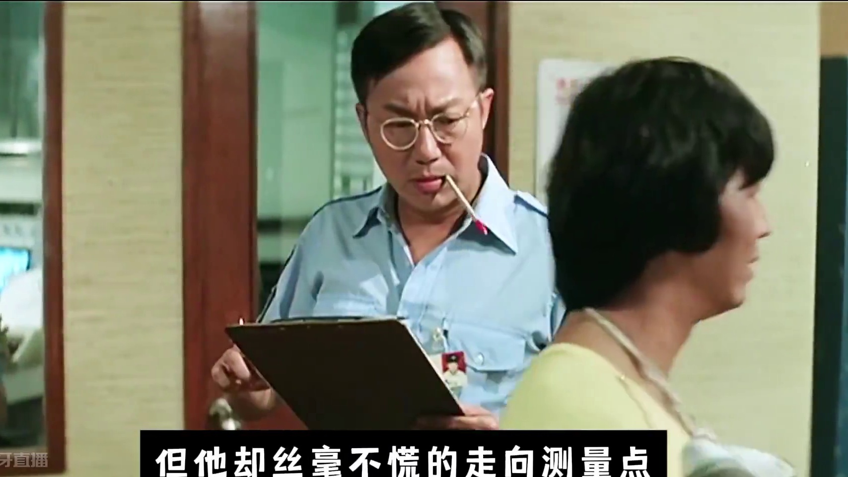 男人面试使出绝活作弊，惊悚影片 男人面试使出绝活作弊，惊悚影片#电影解说 #惊悚 #悬疑