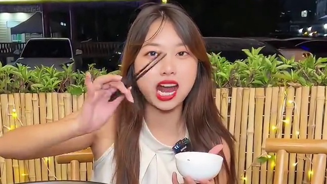 烟火气的小火锅儿~酸汤好好吃#牛肉 #火锅 #烟火气小店 #美食