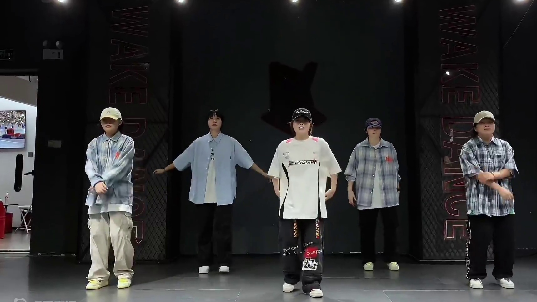 谁能拒绝说爱你~唱跳开始！#翻跳舞蹈 #邓邓编舞 #hiphop基础 #dance #一学就会系列