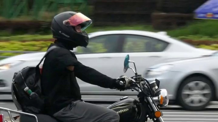 见过这种沪A吗？难得拍到一台教练车，豪爵太子#豪爵125太子 #豪爵hj125 #追焦摩托 #教练摩